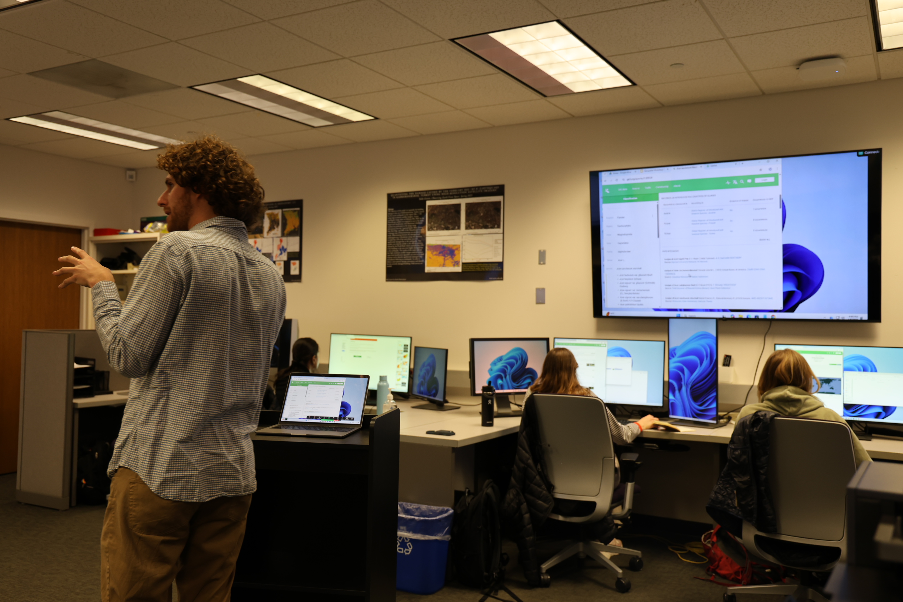 Davi teaching students