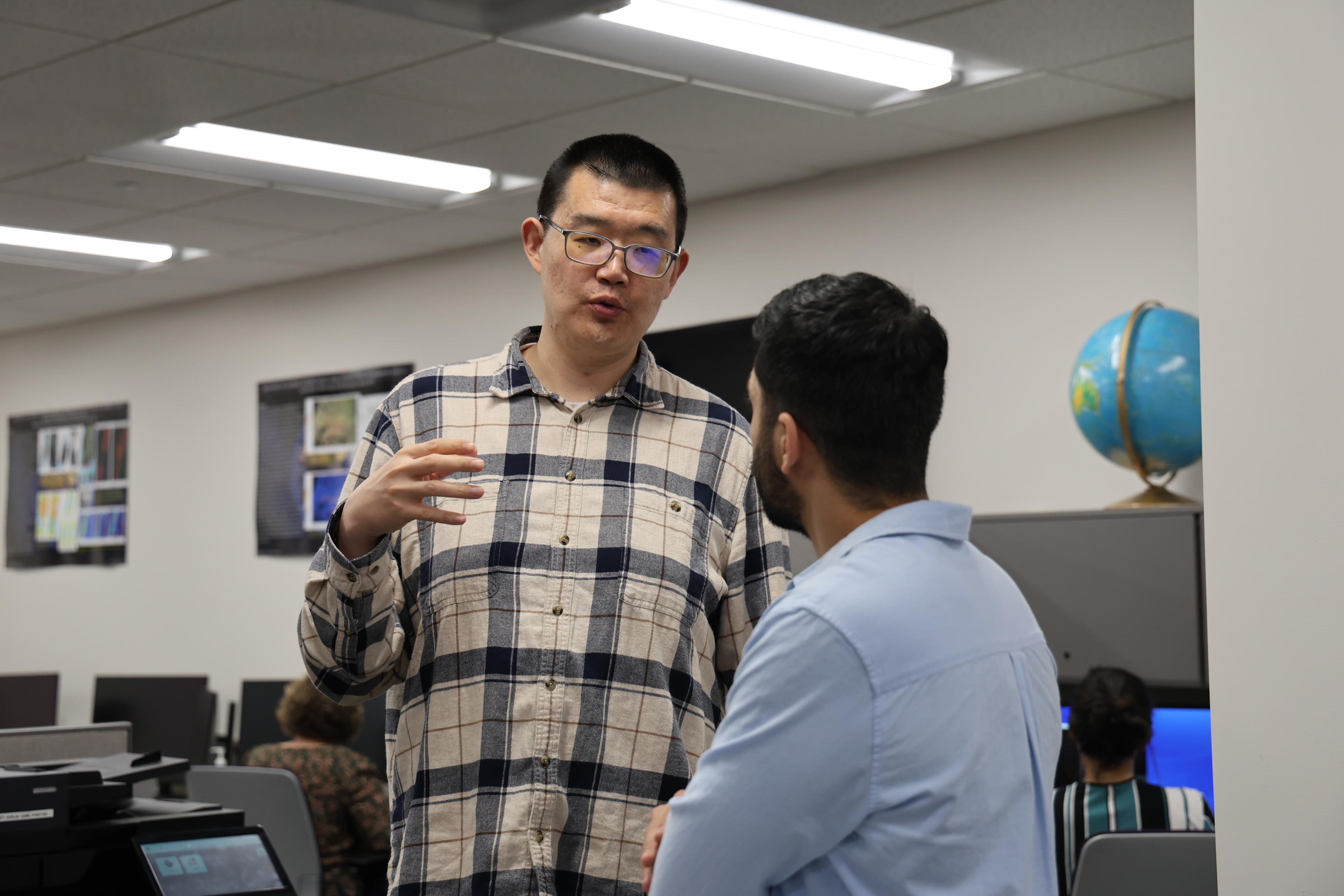 Student asking Esmaeel questions